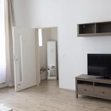 Fully Equipped 2 Near The Center Apartman *