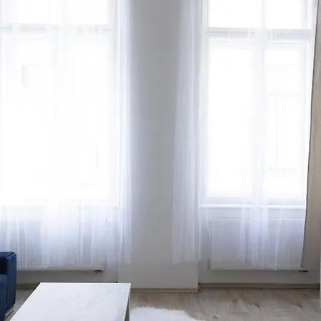 Fully Equipped 2 Near The Center Apartman *